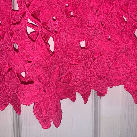Angela Fashions Fuchsia Pink Crochet Criss Cross Back Lace Top NWOT - Picture 7 of 11